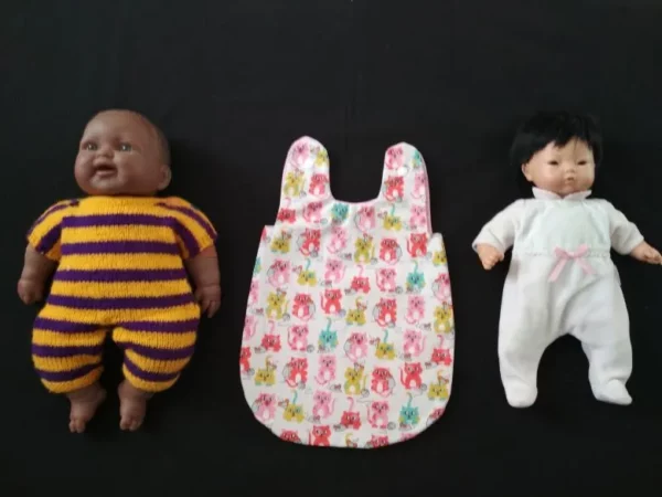 Gigoteuse pour Poupée "Chats Pelotes de laine"